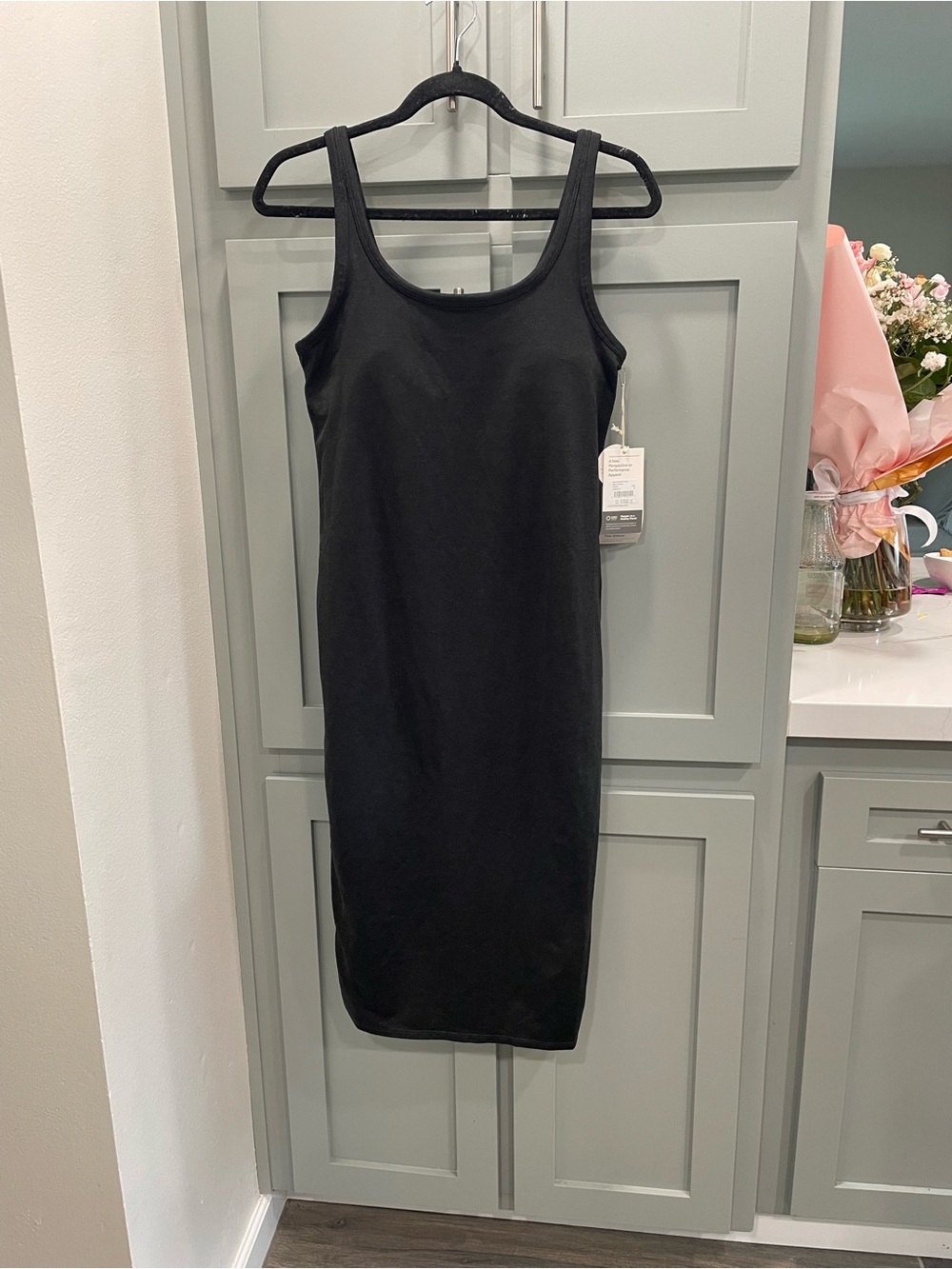 Vuori Black Sleeveless Midi Tank Dress